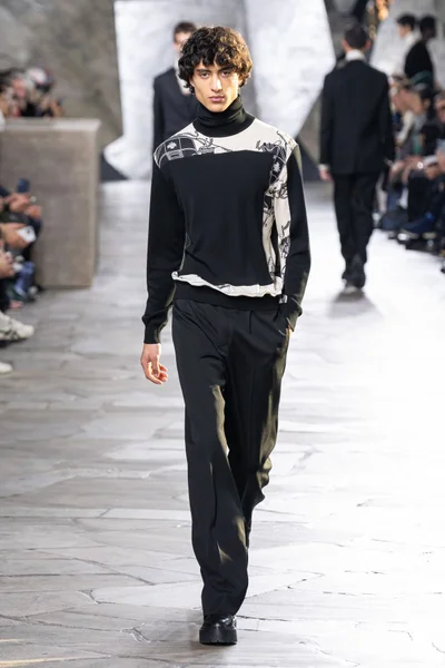 Look 44